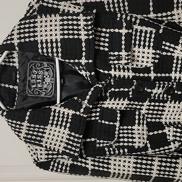 Black and cream plaid button up with belt  no rips or tears size large tag - Picture 2 of 7